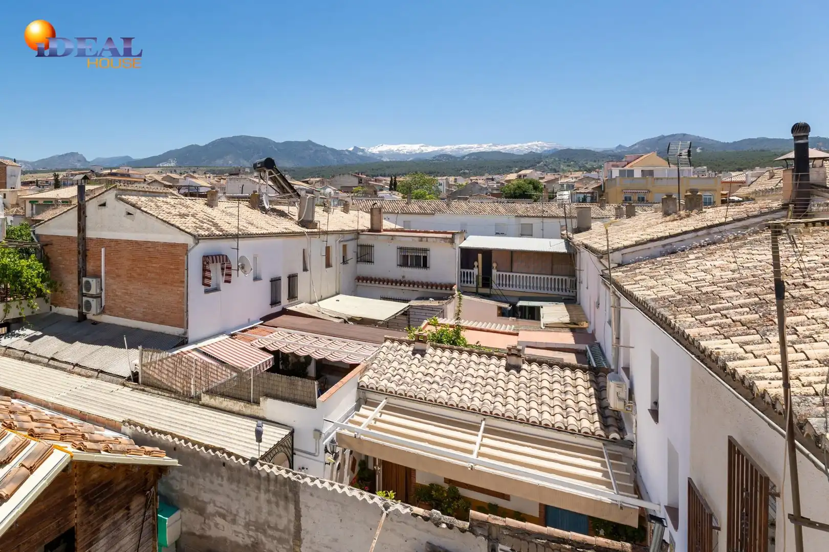 Exterior view of Detached homes for sale in La Zubia  with Air Conditioner, Heating and Private garden