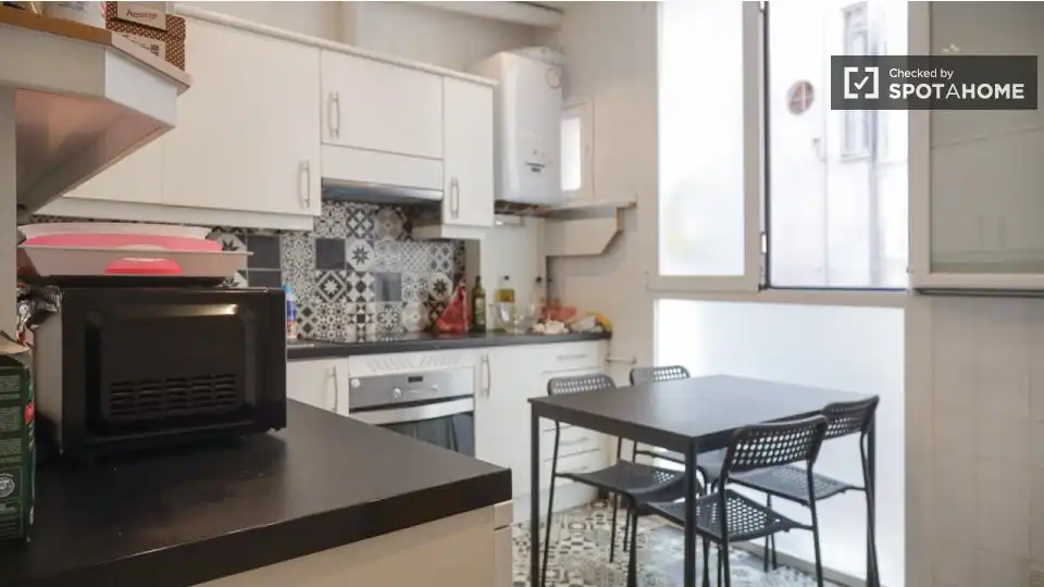 Kitchen of Flat for share in Madrid  with Air Conditioner, Heating and Terrace