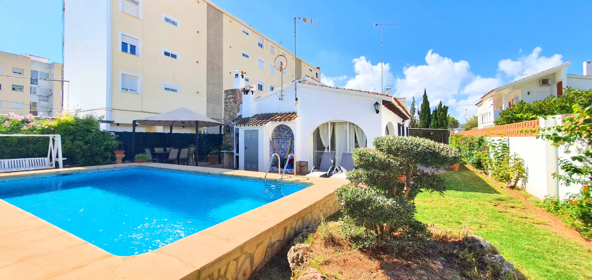 Jardí de Casa o xalet de lloguer en Dénia amb Aire condicionat, Calefacció i Jardí privat