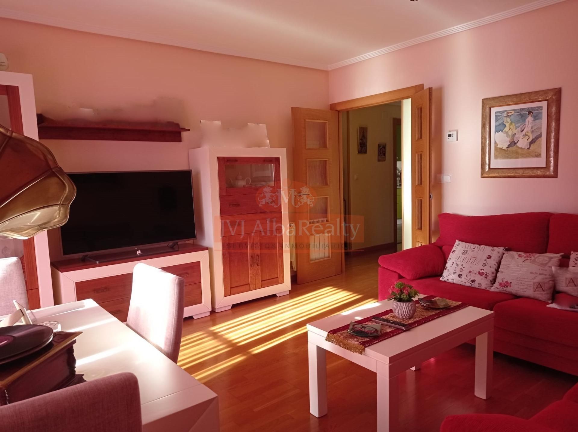 Sala d'estar de Pis en venda en  Albacete Capital amb Calefacció i Traster