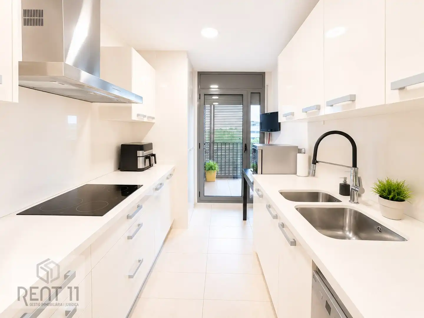 Kitchen of Flat for sale in Girona  with Air Conditioner, Heating and Terrace