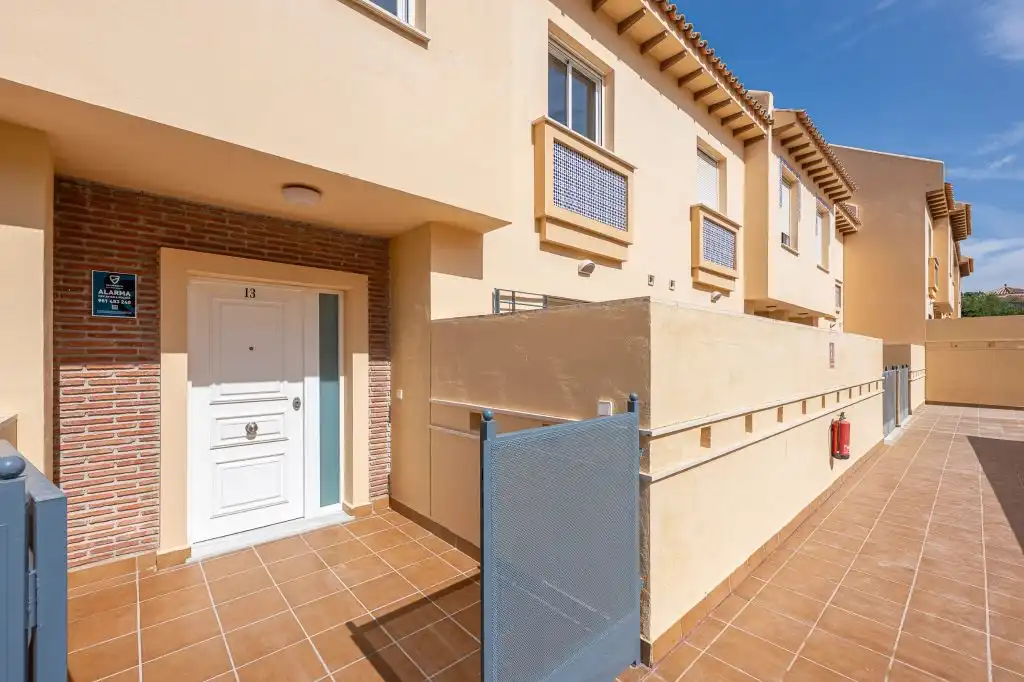 Terraced house with pool for sale in Calle Adarves de Calypso, imagen 47