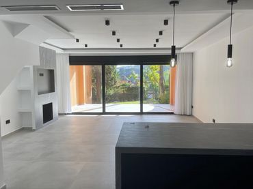 Maison mitoyenne avec piscine à vendre à Calle Felisa de Cortes 8D