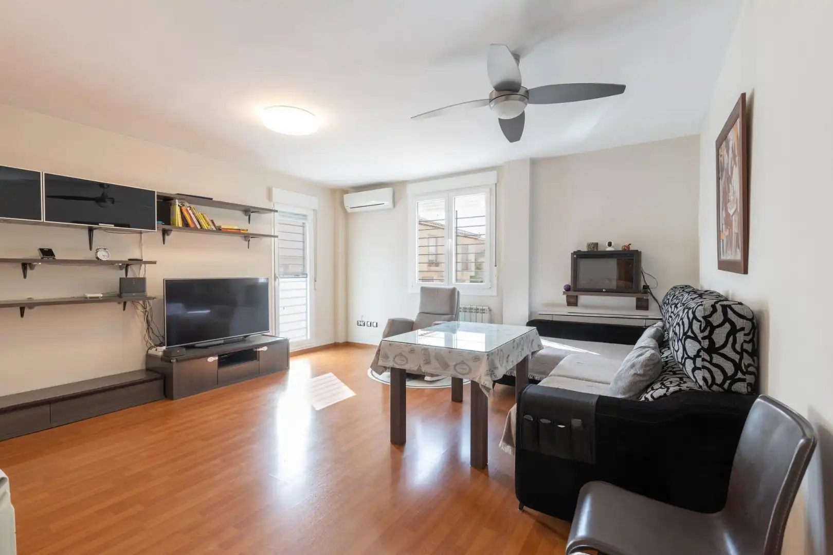 Living room of Flat for sale in La Zubia