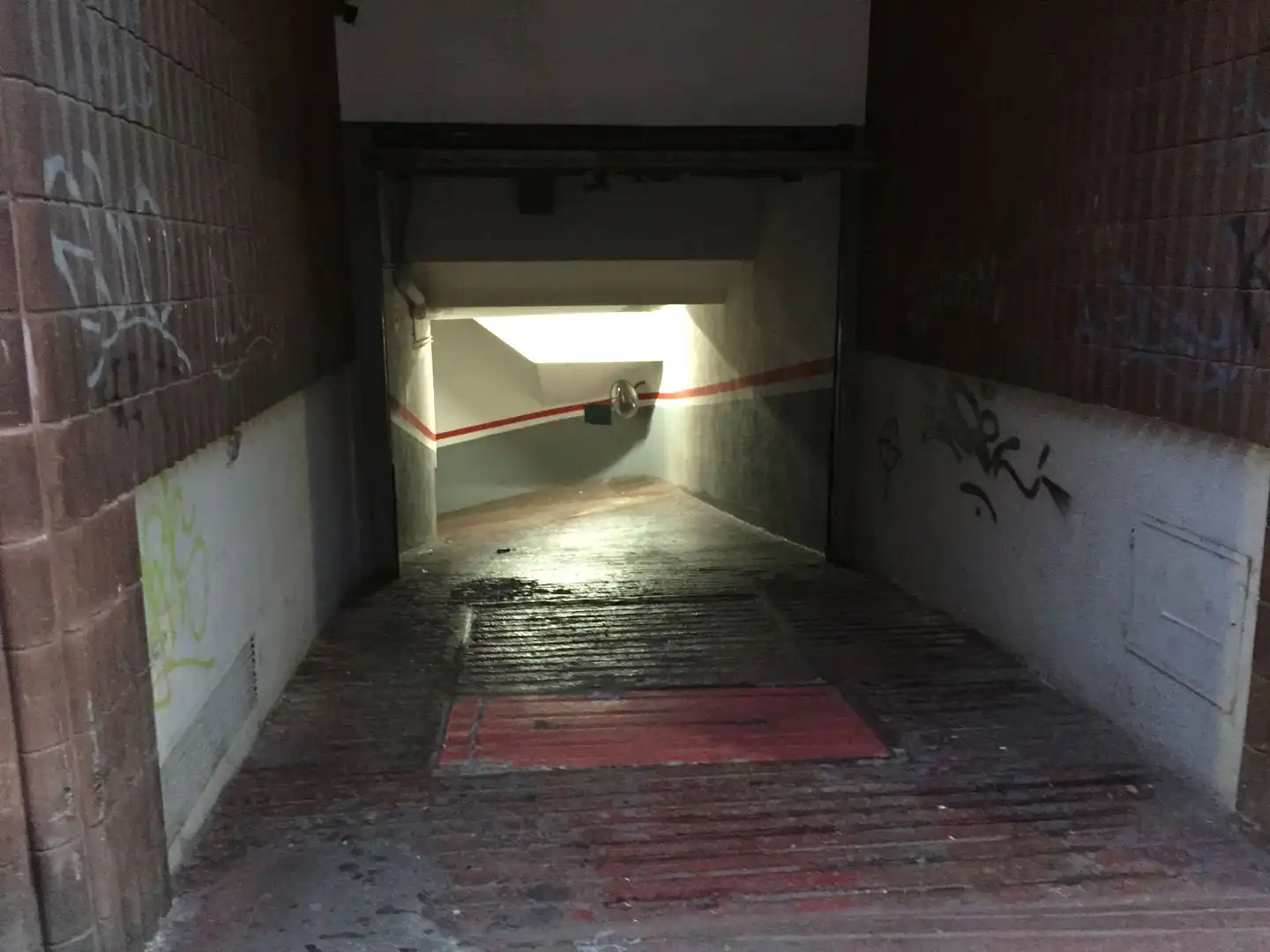 Garaje de alquiler en Carrer de Sant Agustí, Centre