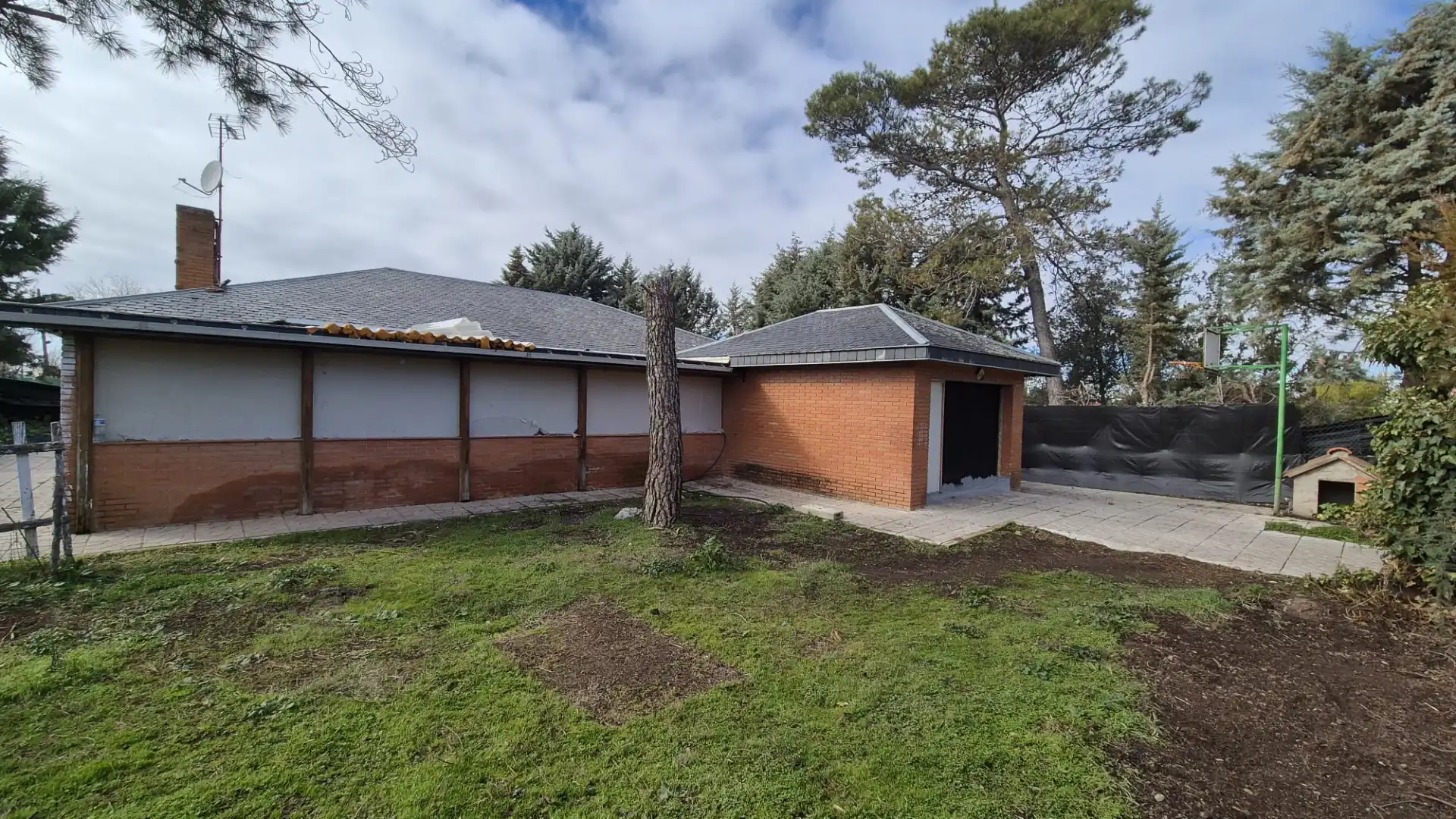 Exterior view of Houses for sale in Nuevo Baztán  with Private garden, Terrace and Swimming Pool