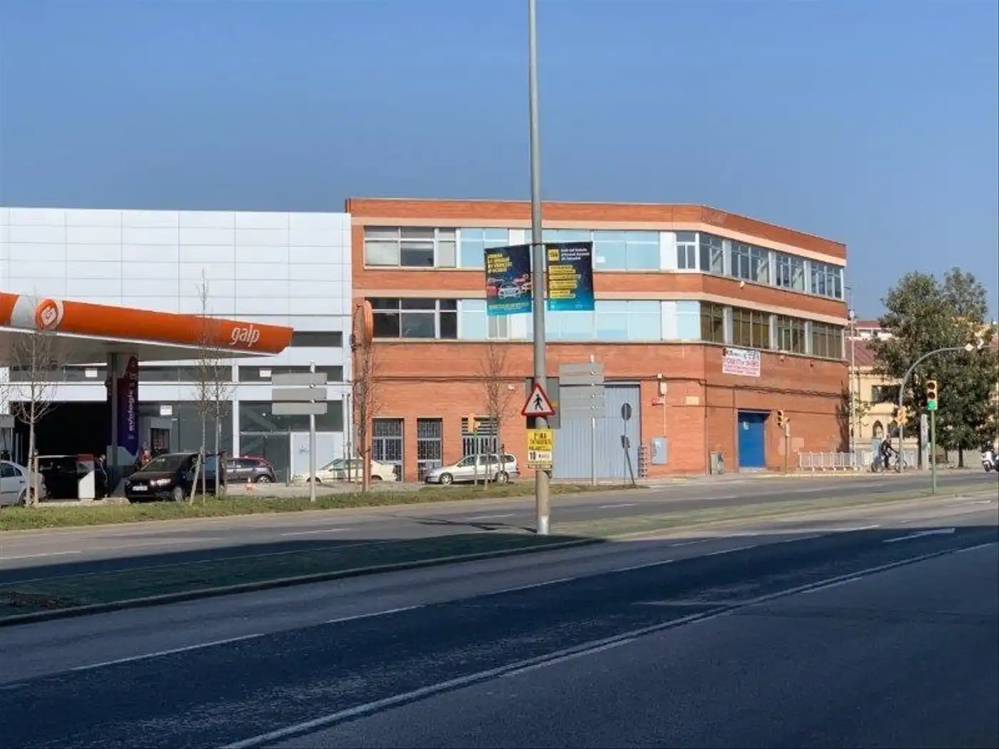 Vista exterior de Oficina de lloguer en Sabadell amb Aire condicionat, Calefacció i Traster
