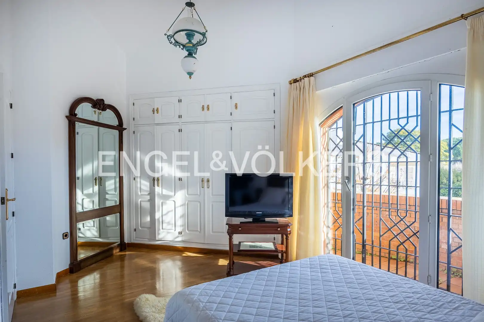 Habitación de Casa o chalet en venta en Mairena del Aljarafe con Aire acondicionado, Calefacción y Jardín privado