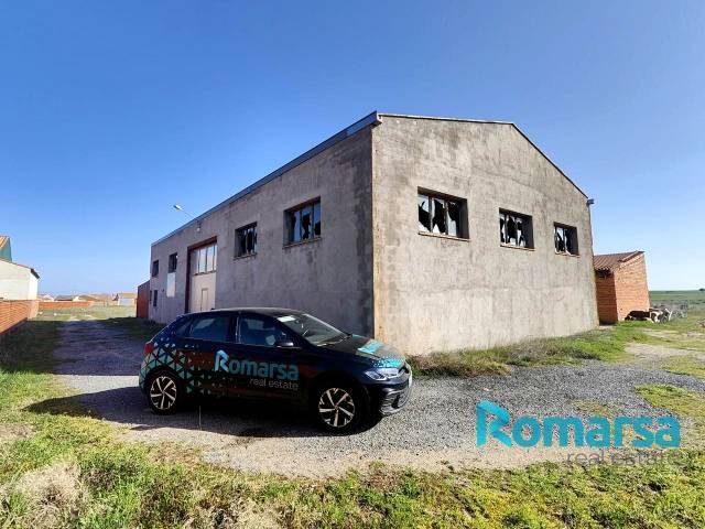 Nave industrial en Venta en Del Pozo en Codorniz