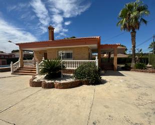 Vista exterior de Casa o xalet de lloguer en Llíria amb Terrassa i Piscina