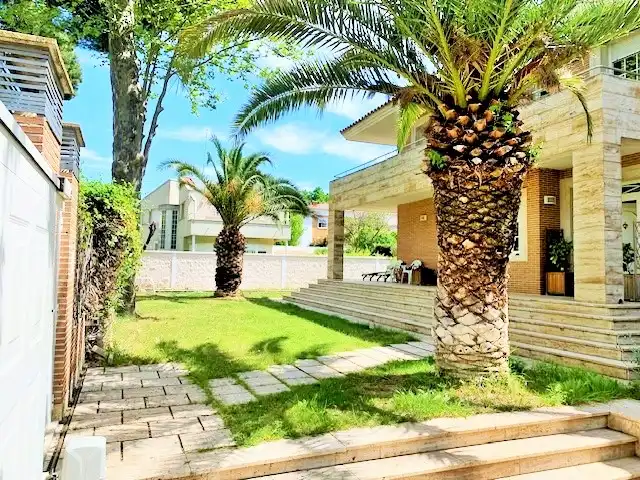 Jardín de Casa o chalet en venta en Aranjuez con Aire acondicionado, Calefacción y Jardín privado