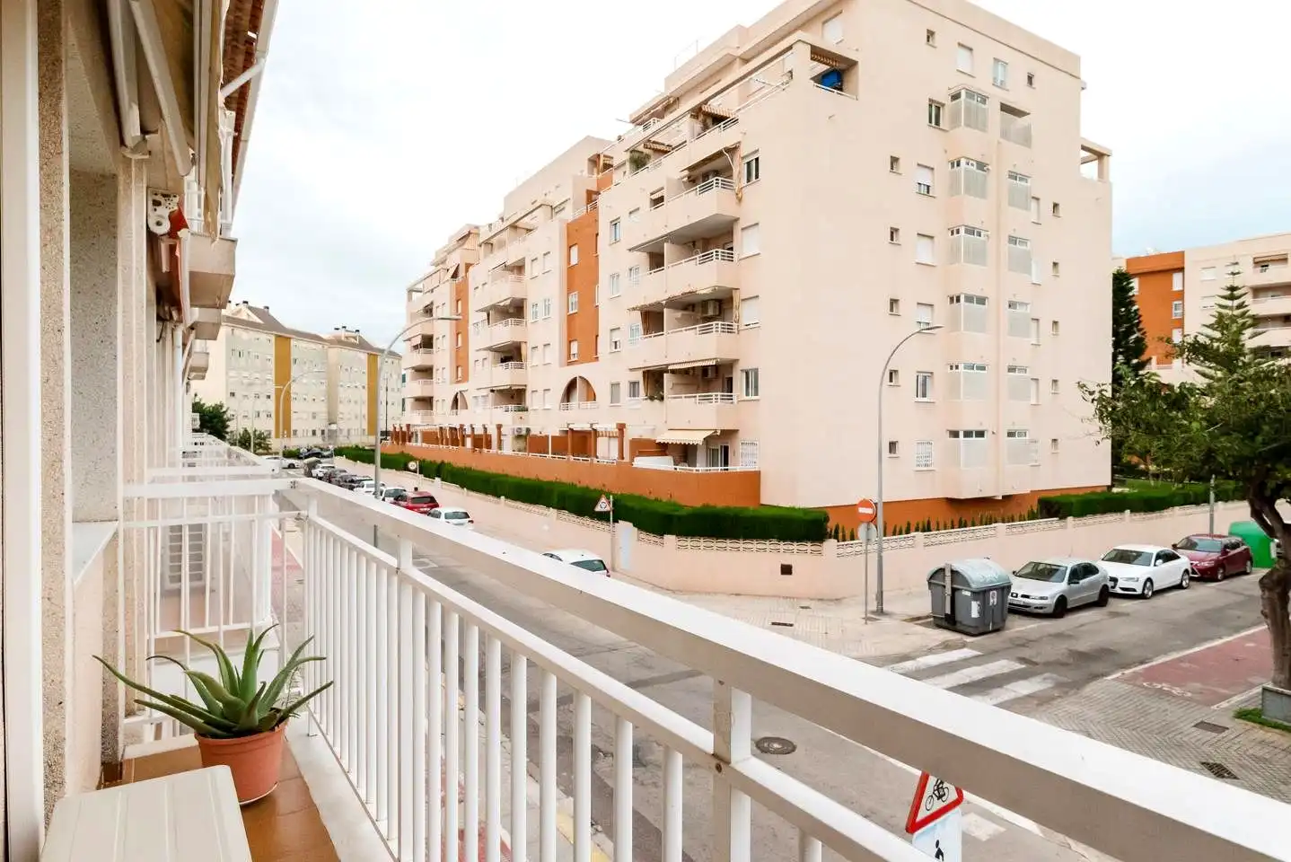 Exterior view of Detached homes for sale in Gandia  with Air Conditioner and Terrace
