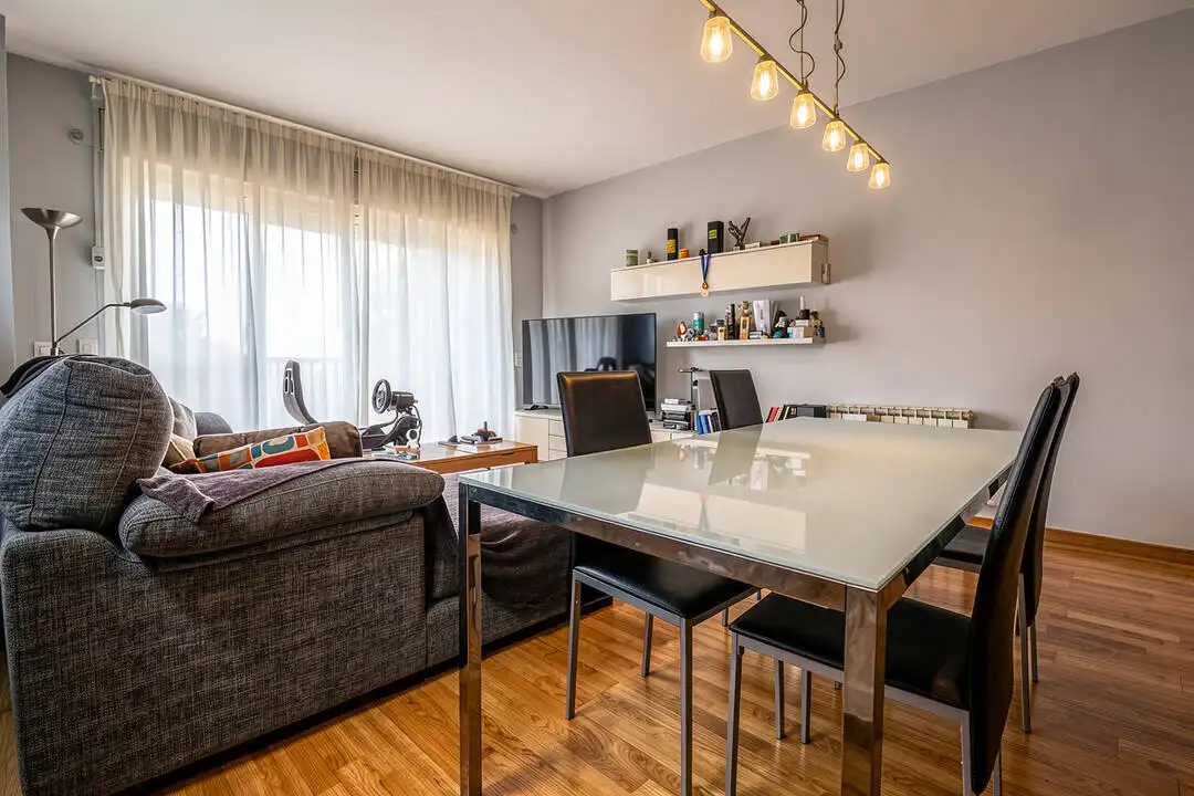 Sala d'estar de Pis en venda en Canovelles amb Aire condicionat, Calefacció i Jardí privat