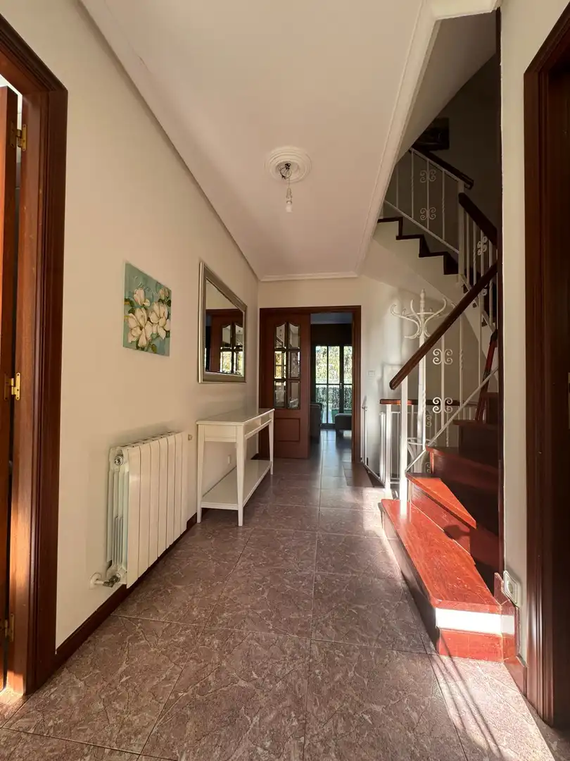 Casa adosada en venda en Polanco amb Calefacció, Jardí privat i Parquet