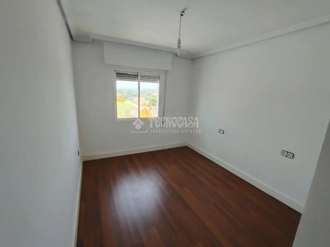 Dormitori de Casa adosada en venda en Mengíbar amb Piscina