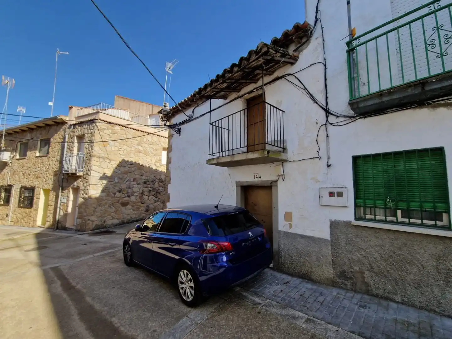 Exterior view of Houses for sale in Valdeobispo  with Heating and Terrace