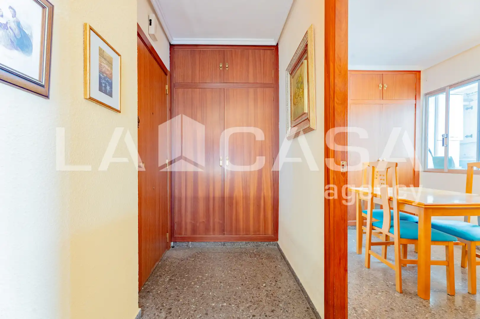 Flat for sale in Valencia  with Air Conditioner and Balcony