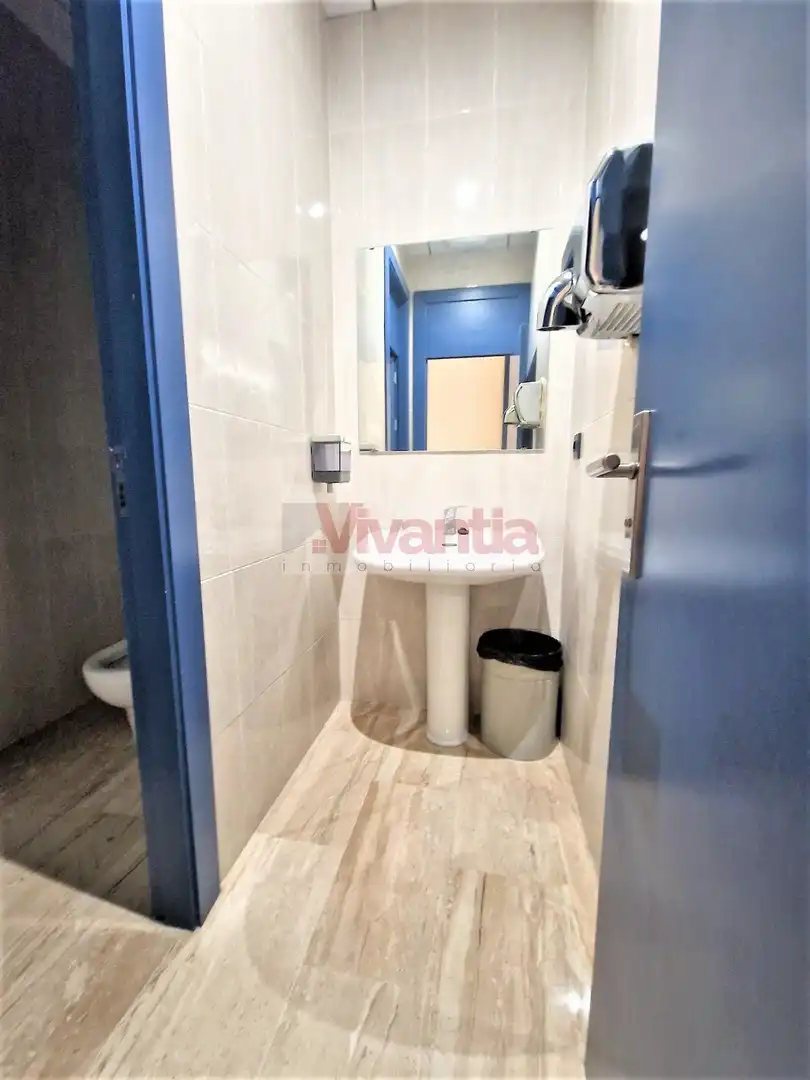 Baño de Oficina en venta en Lorca con Aire acondicionado, Calefacción y Amueblado