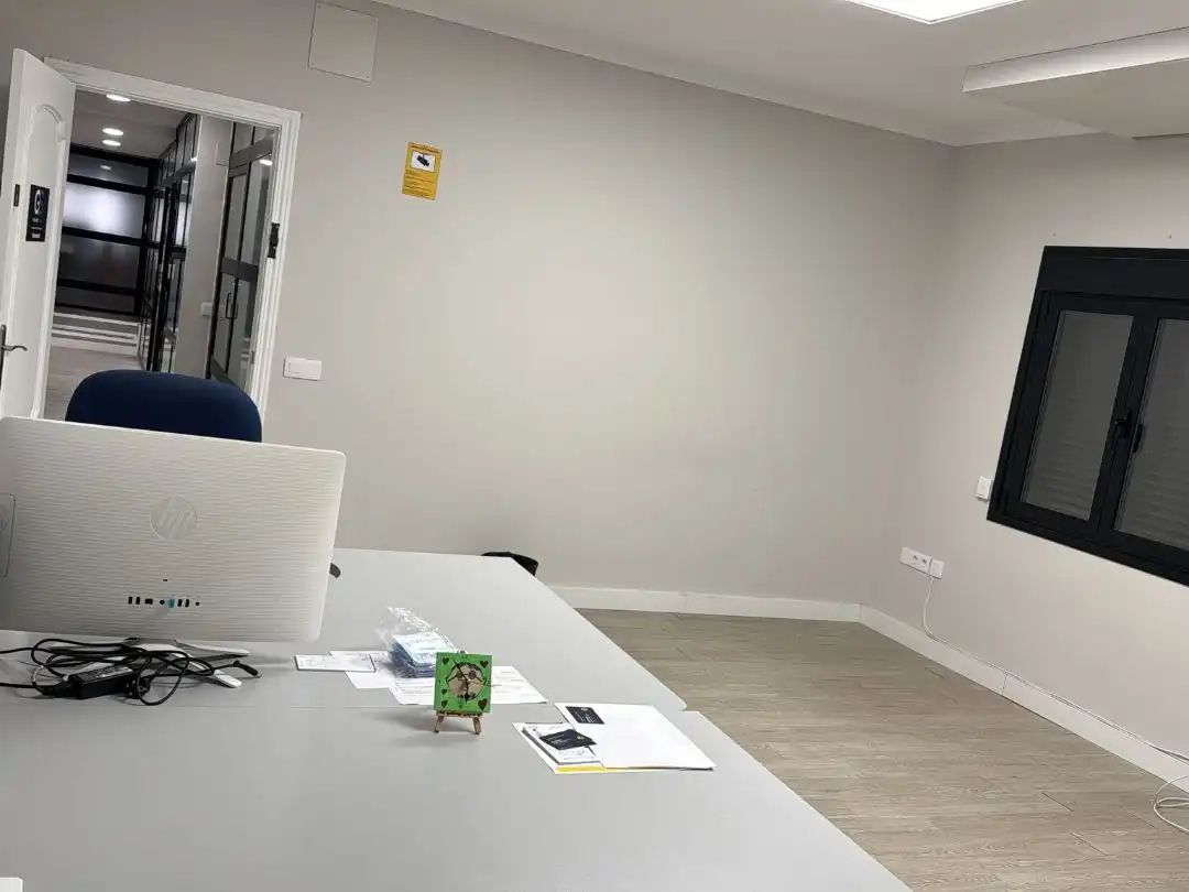 Büro zur Miete in Talavera de la Reina mit Klimaanlage, Heizung und Möbliert
