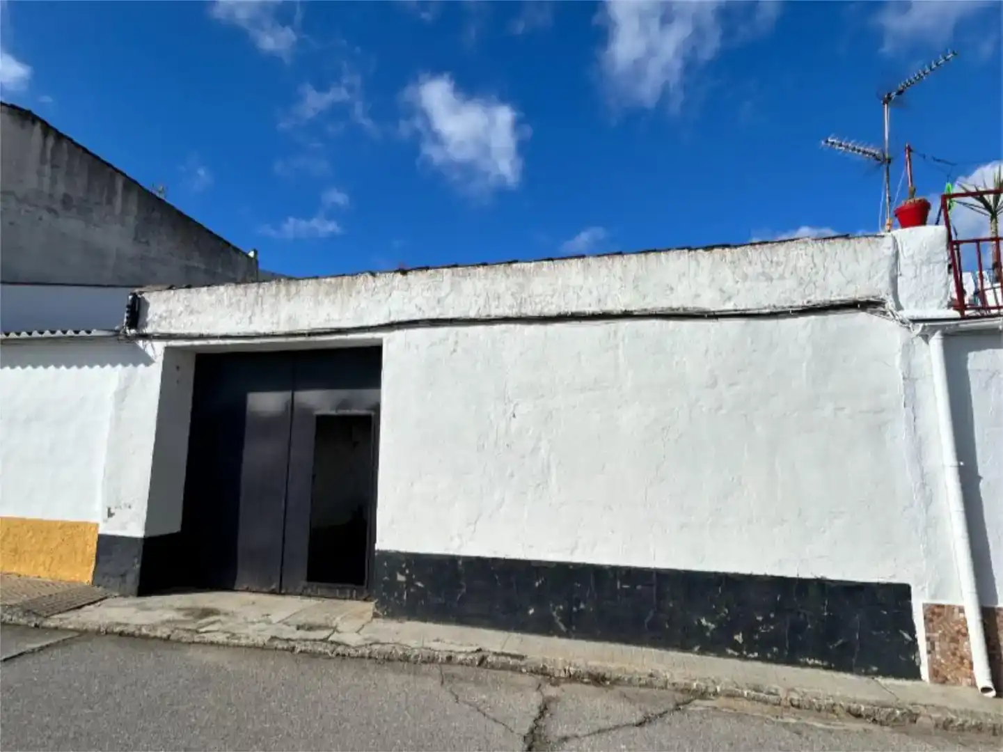 Vista exterior de Casa adosada en venta en Monesterio con Trastero