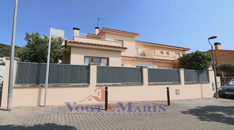 Foto 2 de Casa adosada en venda a Carrer de Pere III, Els Grecs - Mas Oliva, Roses