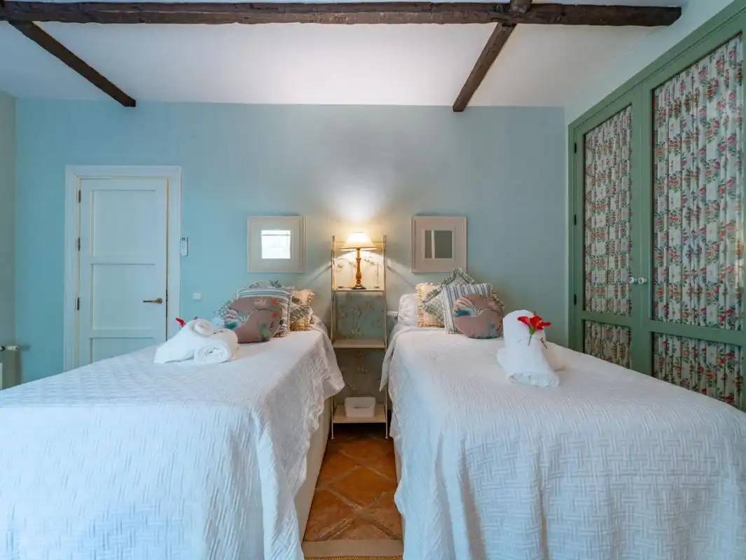 Bedroom of Houses for rent in Benahavís  with Air Conditioner, Heating and Private garden