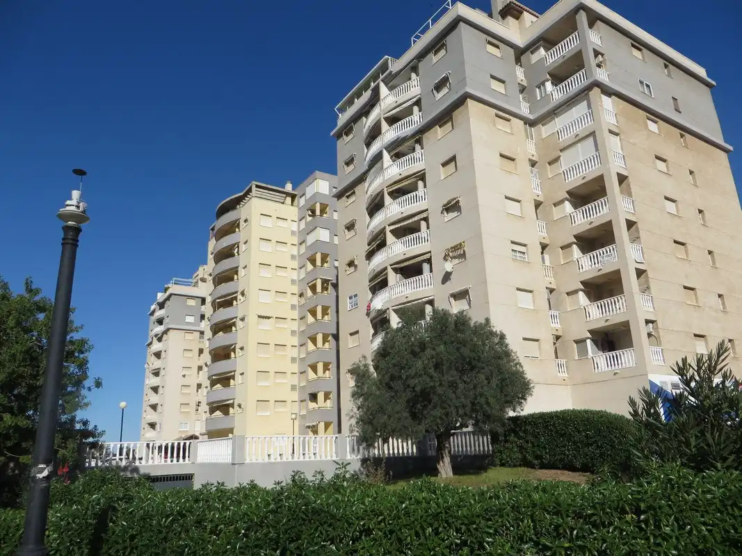 Vista exterior de Piso en venta en La Manga del Mar Menor