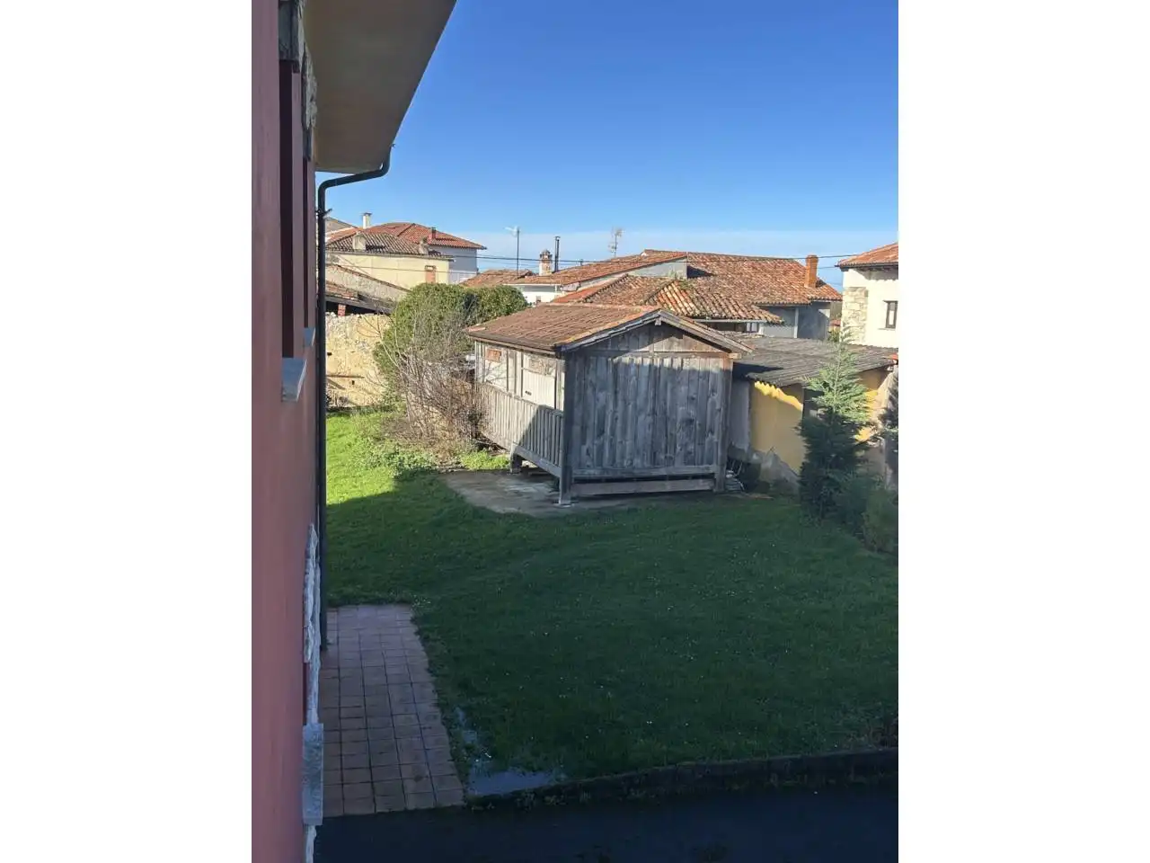 Außenansicht von Haus oder Chalet zum Verkauf in Llanes mit Heizung, Privatgarten und Terrasse