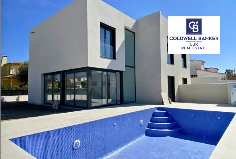 Casa amb piscina en venda a N/A