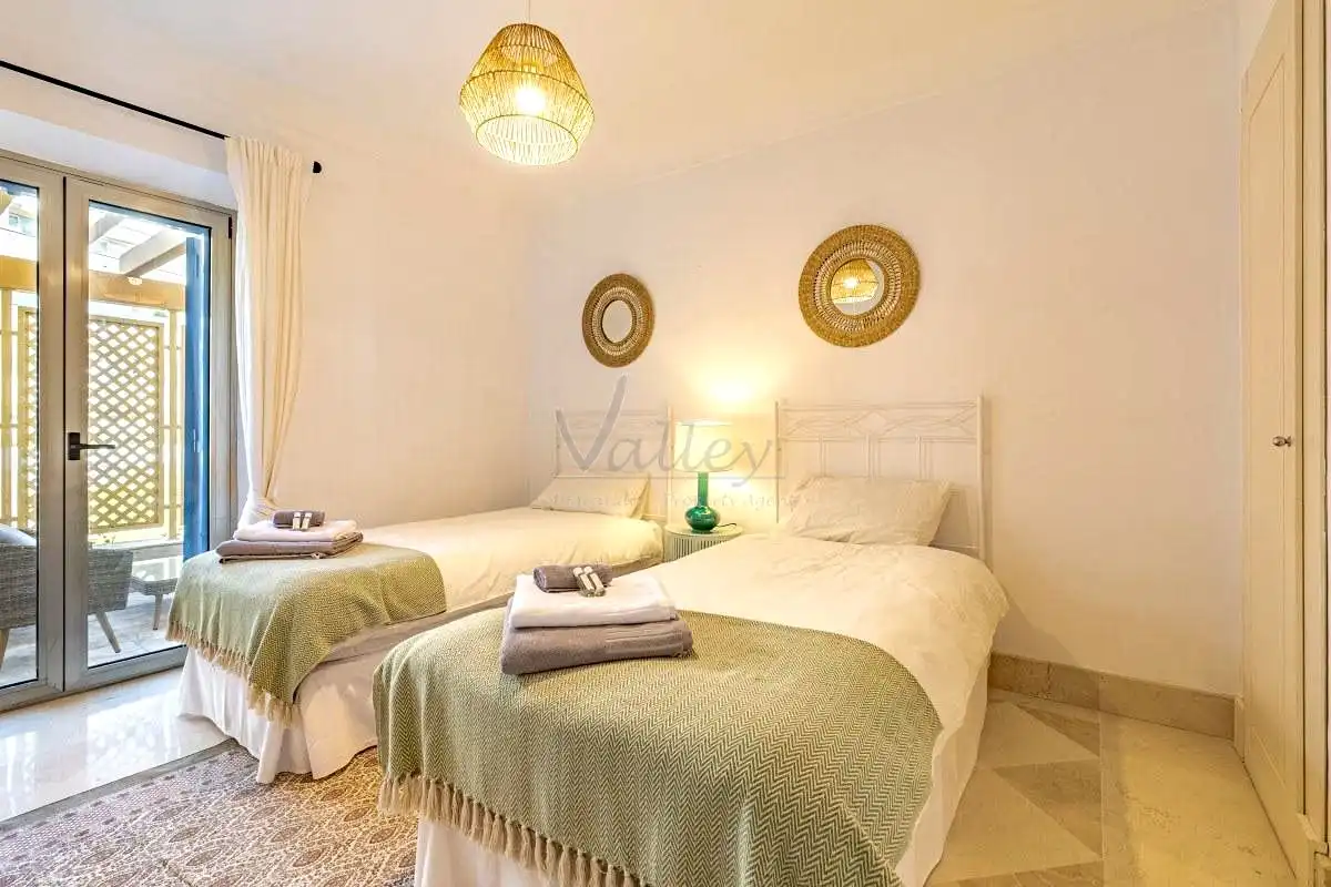 Bedroom of Flat for rent in Sotogrande  with Air Conditioner, Terrace and Furnished