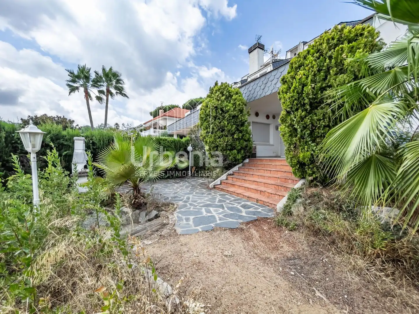 Casa con piscina en venta en Nucli Urbà, imagen 3
