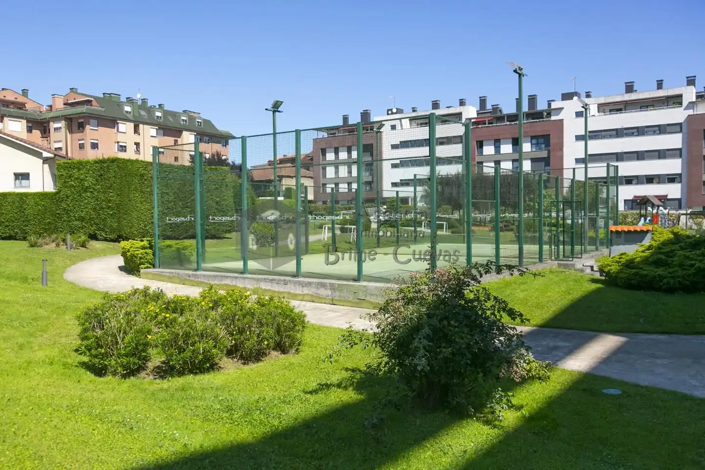 Garten von Erdgeschoss zum Verkauf in Oviedo  mit Heizung, Privatgarten und Parkett