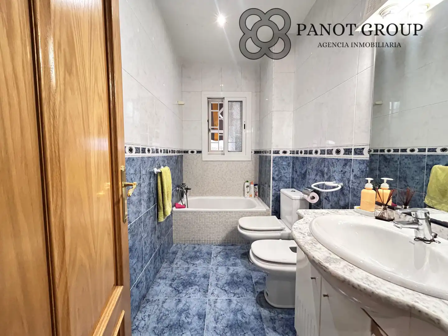 Bathroom of Flat for sale in Barcelona  with Terrace and Furnished