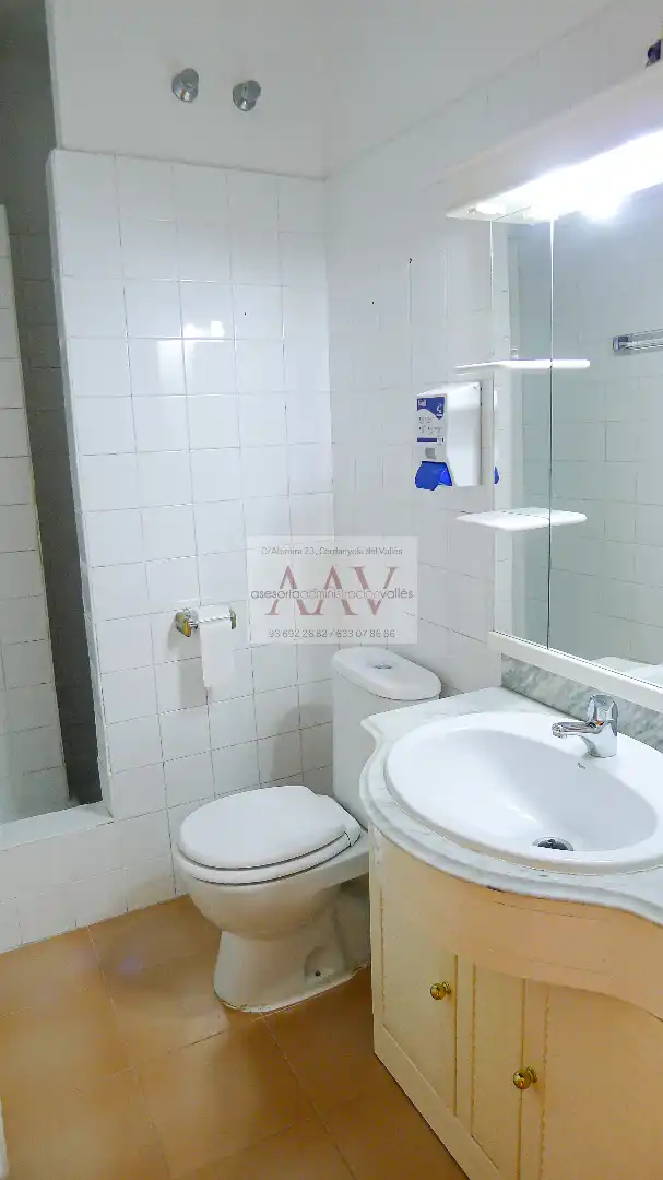 Badezimmer von Maisonette zum Verkauf in Matadepera mit Klimaanlage, Heizung und Privatgarten