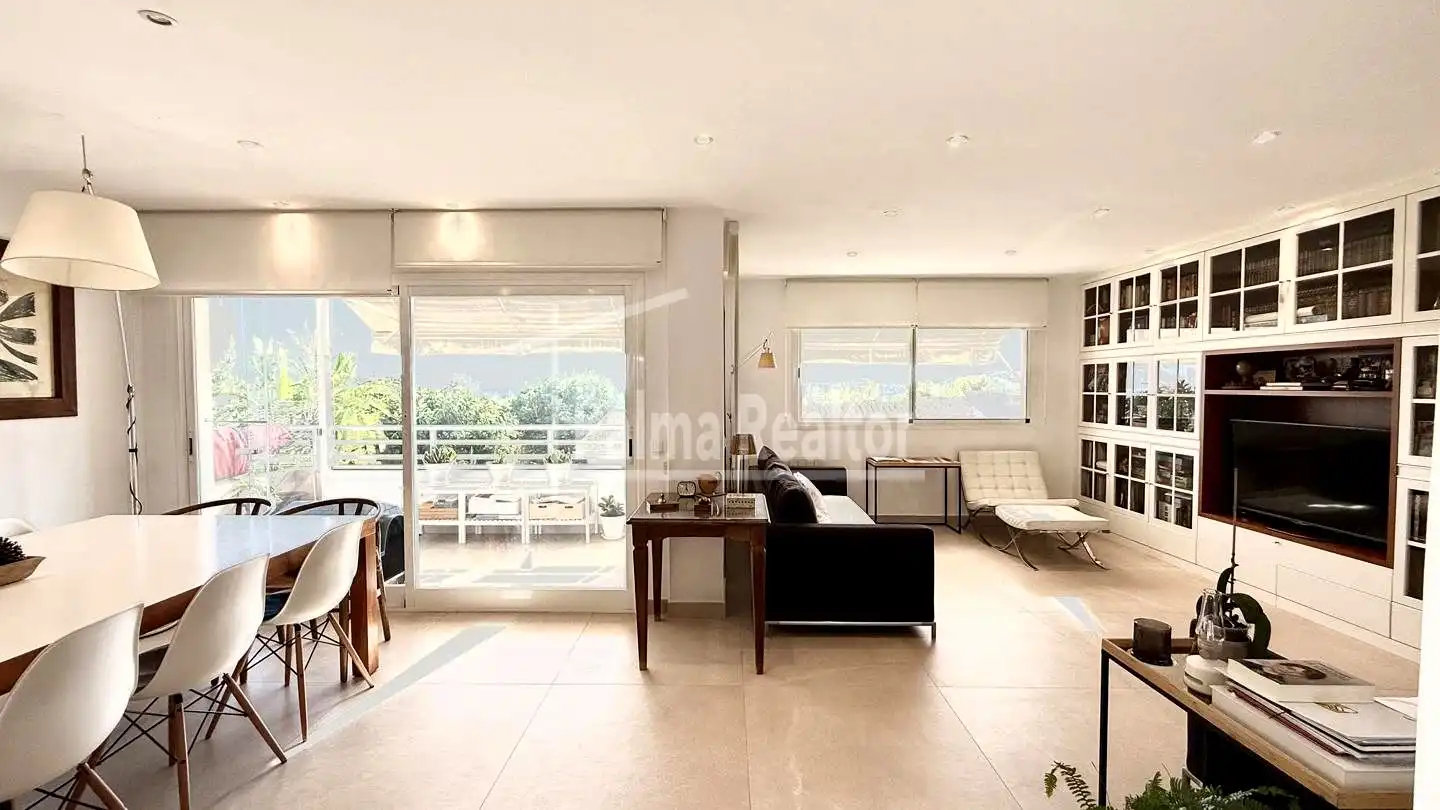 Sala d'estar de Dúplex en venda en  Palma de Mallorca amb Aire condicionat, Calefacció i Jardí privat
