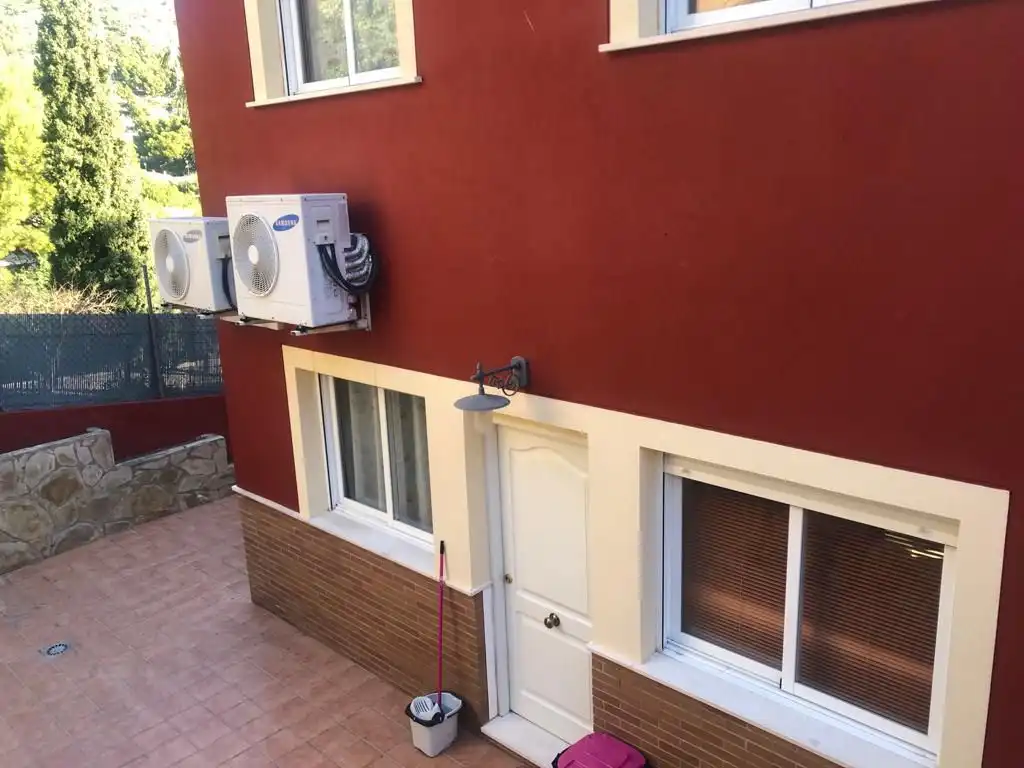Vista exterior de Casa o xalet en venda en Benicasim / Benicàssim amb Aire condicionat, Calefacció i Terrassa