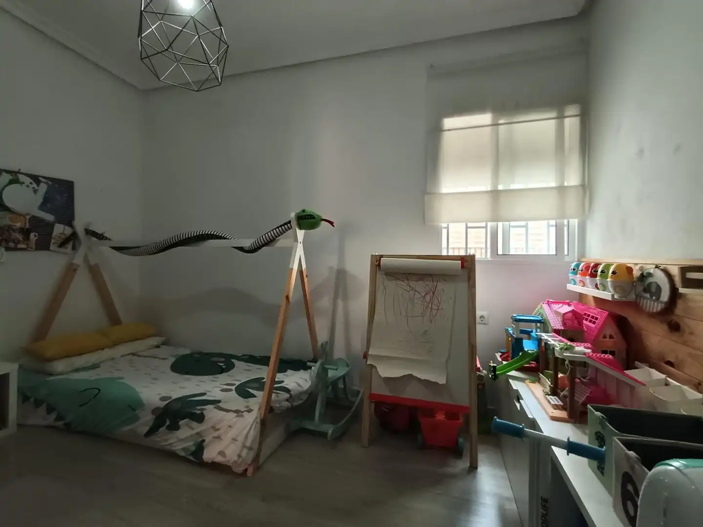 Schlafzimmer von Wohnung zum Verkauf in Córdoba mit Klimaanlage, Terrasse und Balkon