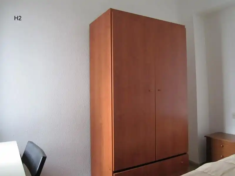 Habitación de Piso de alquiler en Granada con Aire acondicionado, Calefacción y Amueblado
