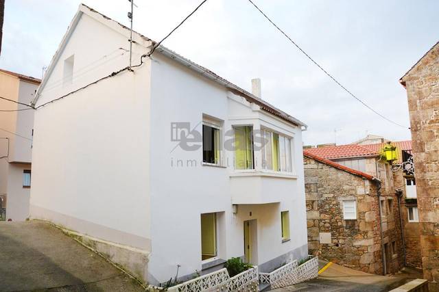 Casa-chalet en Venta en Medico Francisco de los Santos en Laxe