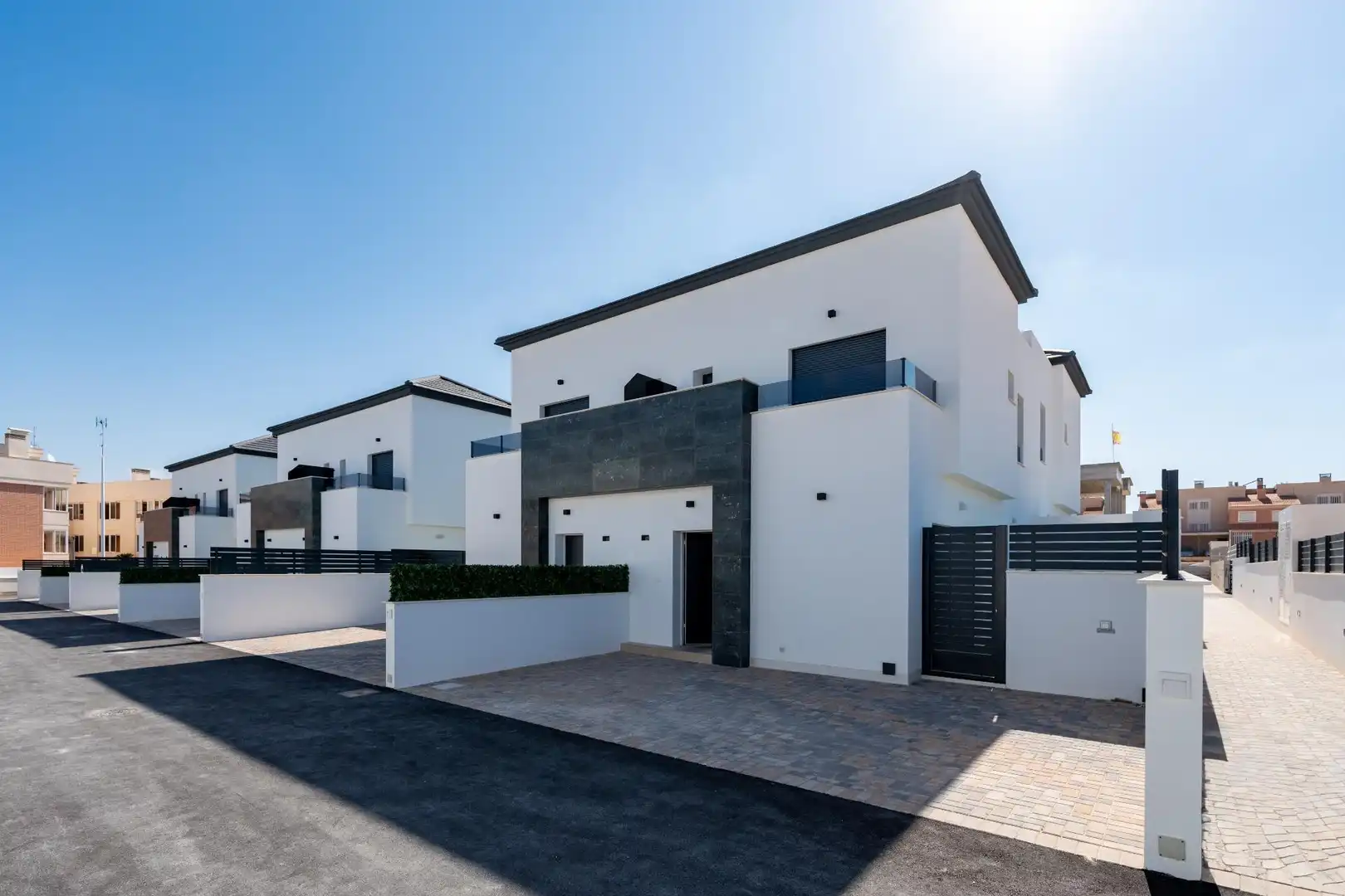 Vista exterior de Casa adosada en venta en Santa Pola con Aire acondicionado, Jardín privado y Terraza