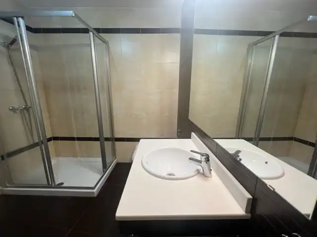 Bathroom of Flat for rent in Puertollano  with Air Conditioner, Heating and Parquet flooring