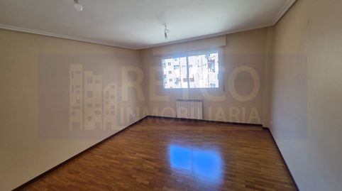 Foto 3 de Apartamento en venta en Calle Tres de Abril, Lardero, La Rioja