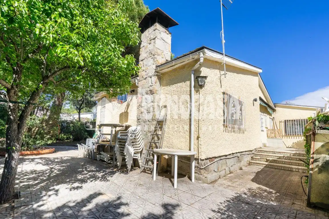 Vista exterior de Casa o chalet en venta en Colmenar Viejo con Calefacción