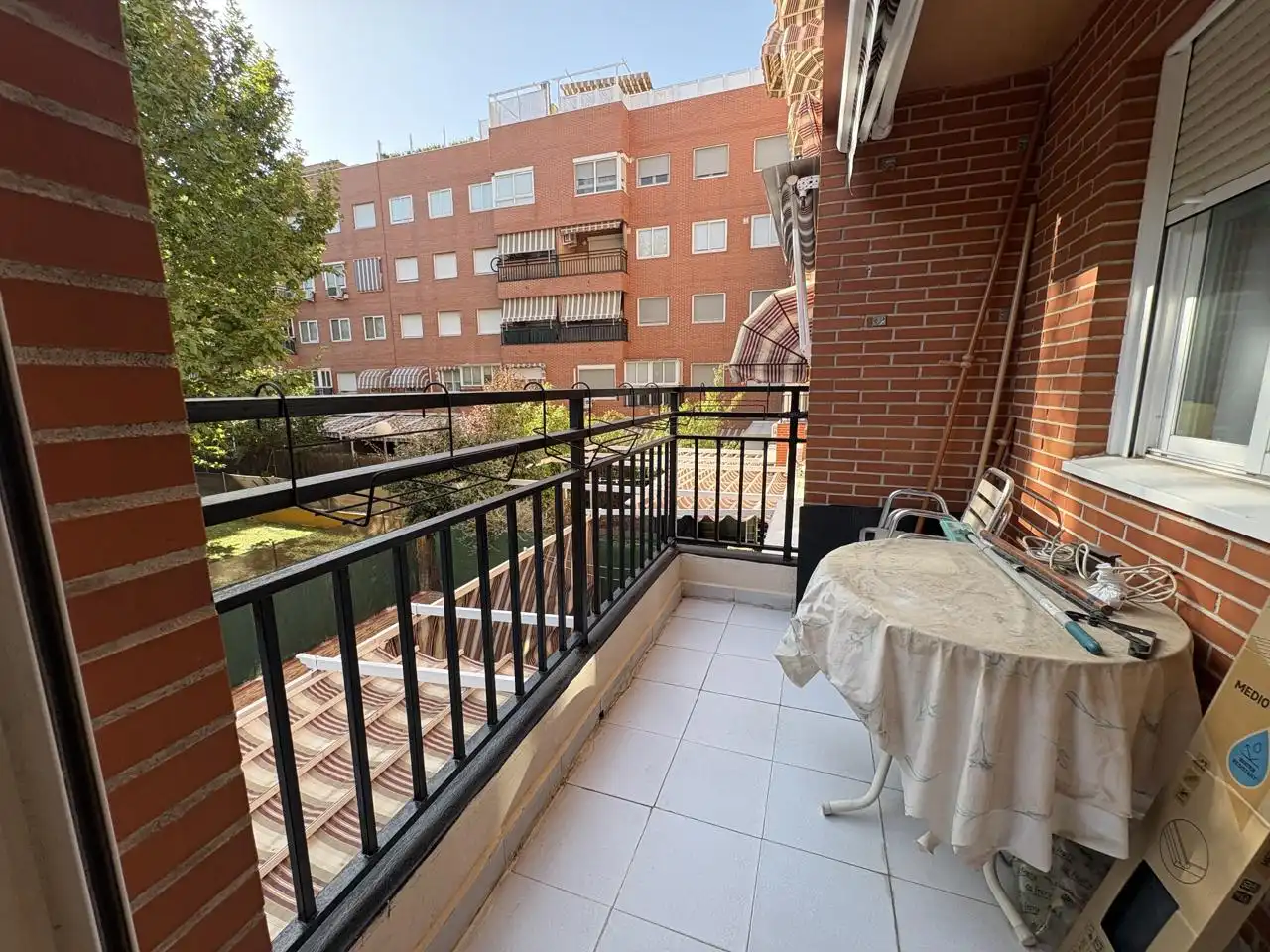 Wohnung zur Miete in Calle Ramón María del Valle Inclán, Espartales