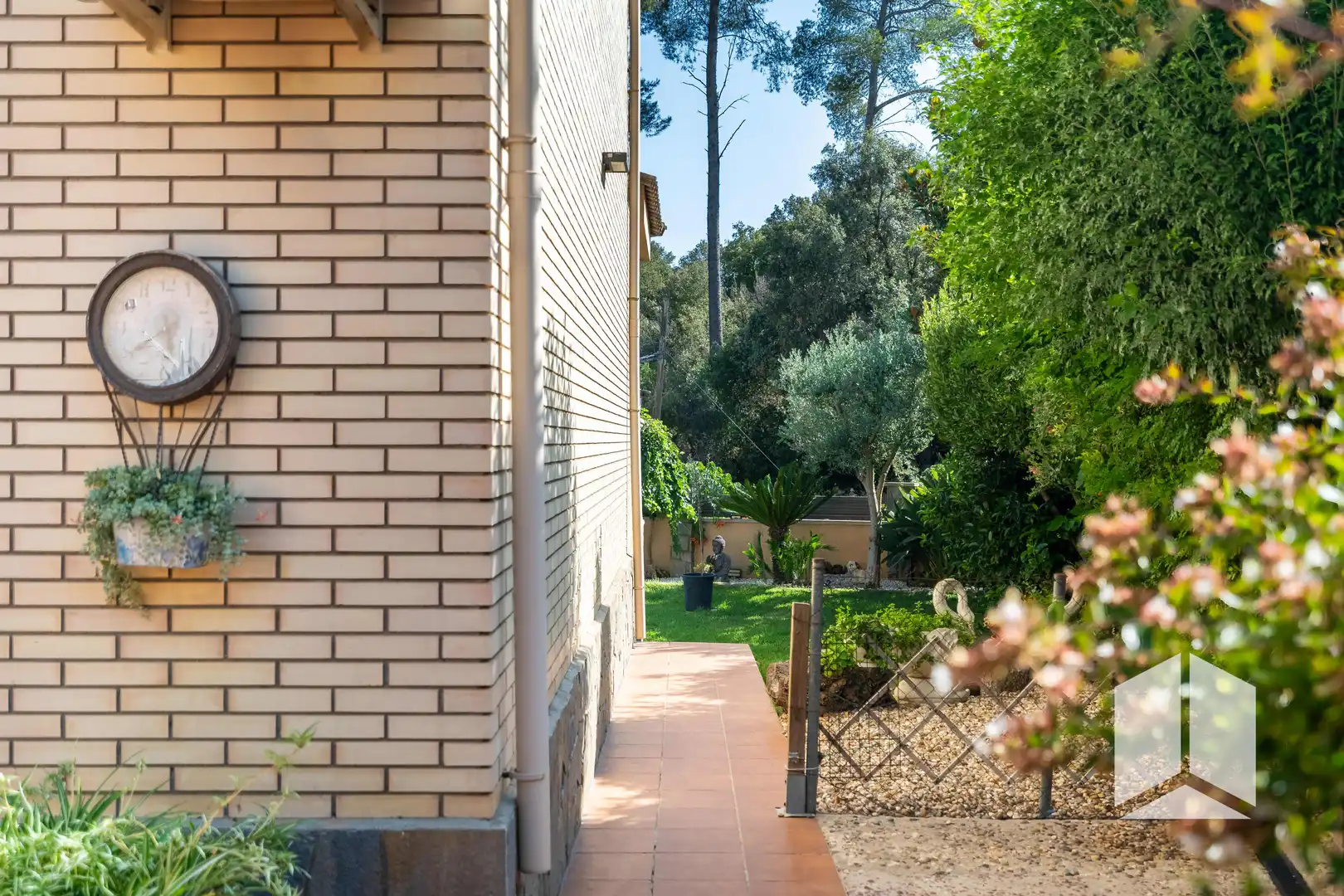 Garden of Houses for sale in Sant Vicenç Dels Horts  with Storage room and Swimming Pool