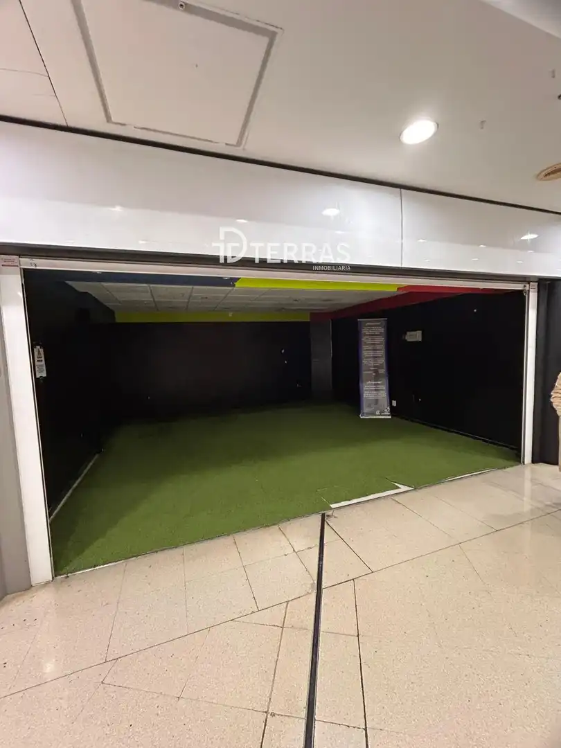 Local en venta en Acceso Centro Comercial a Barca, 12, San Salvador - Caeira