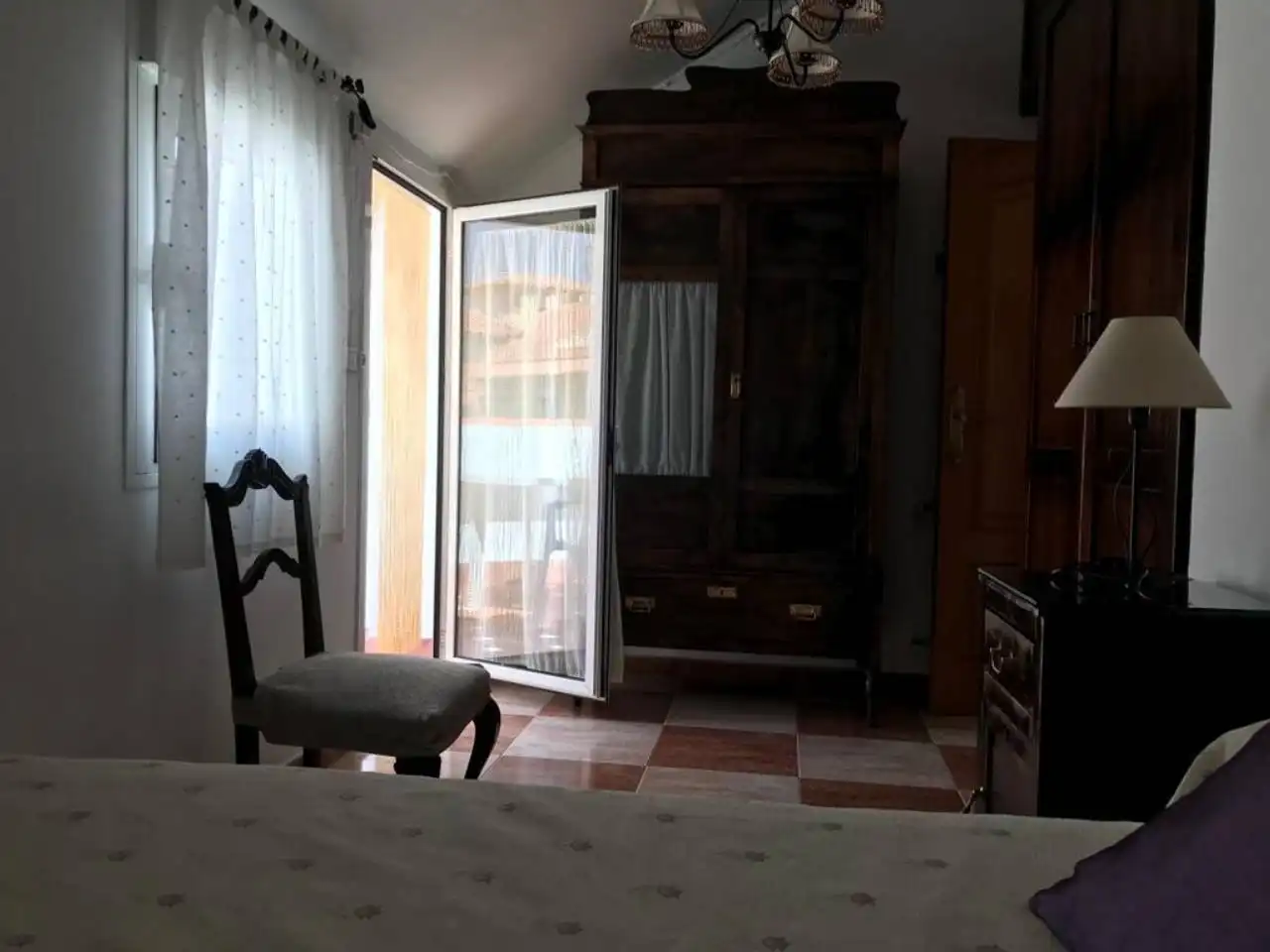 Habitación de Ático de alquiler en Baza con Aire acondicionado, Terraza y Amueblado