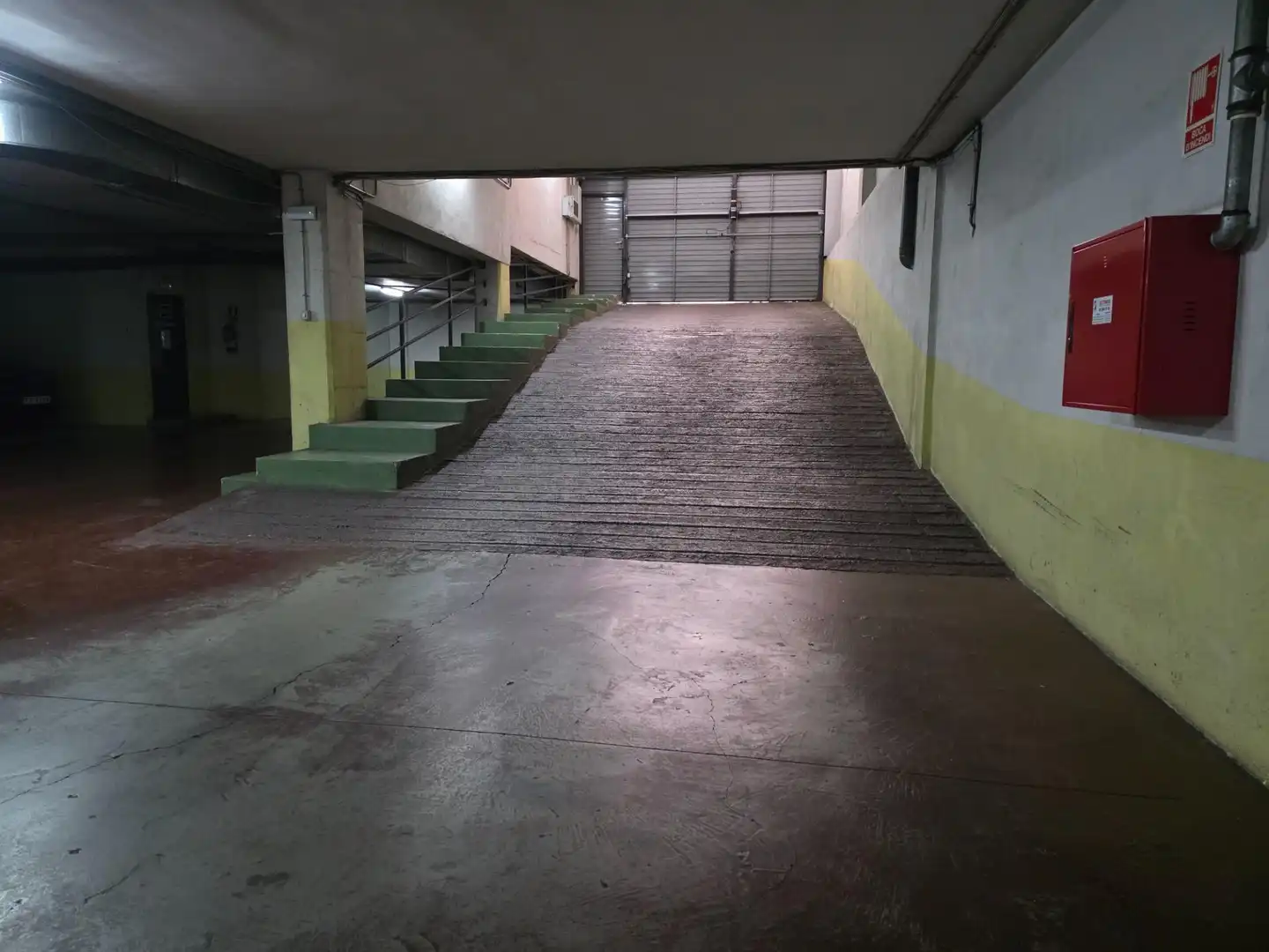 Garaje de alquiler en Calle Montseny, 53