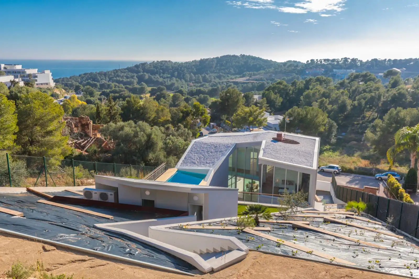 Außenansicht von Haus oder Chalet zum Verkauf in Sitges mit Klimaanlage, Heizung und Privatgarten