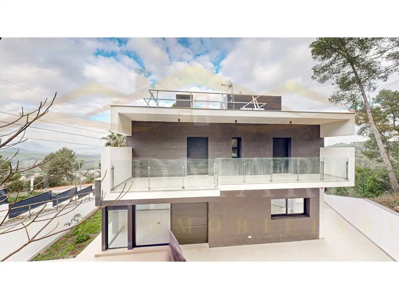 Vista exterior de Casa o xalet en venda en Corbera de Llobregat amb Aire condicionat, Calefacció i Jardí privat
